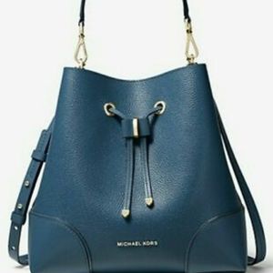 Michael Kors Mercer Gallery Small LOGO CONVERTIBLE BUCKET CROSSBODY BAG